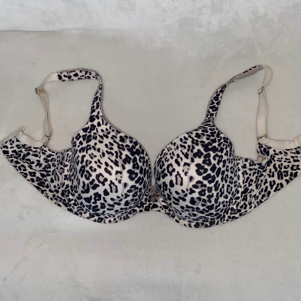 Victoria’s Secret leopard print bra 34DDD